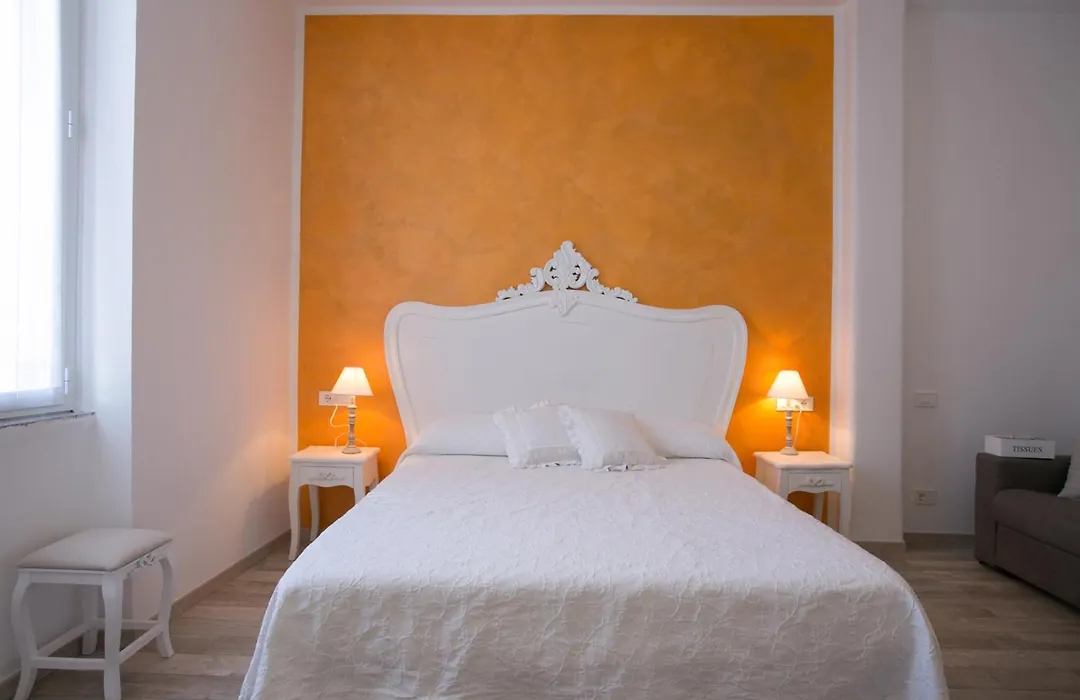 Colosseo Apartments And Rooms - Rome City Centre-1