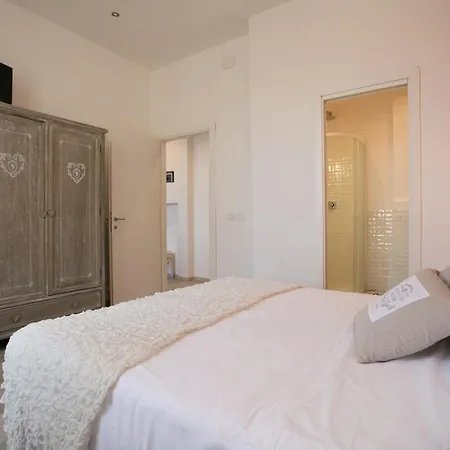 Colosseo Apartments And Rooms - Rome City Centre-3
